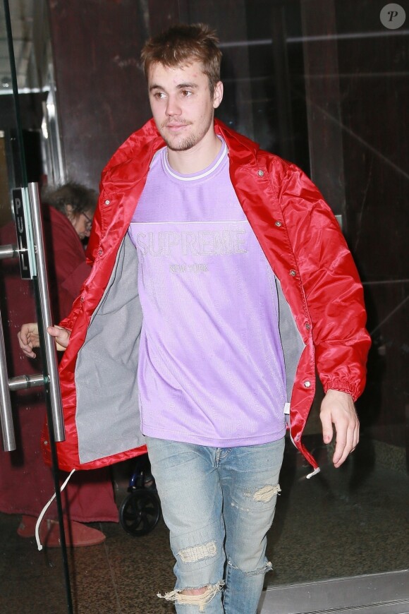 Justin Bieber arrive et sort du domicile de sa femme Hailey Baldwin Bieber à New York, le 7 mars 2019