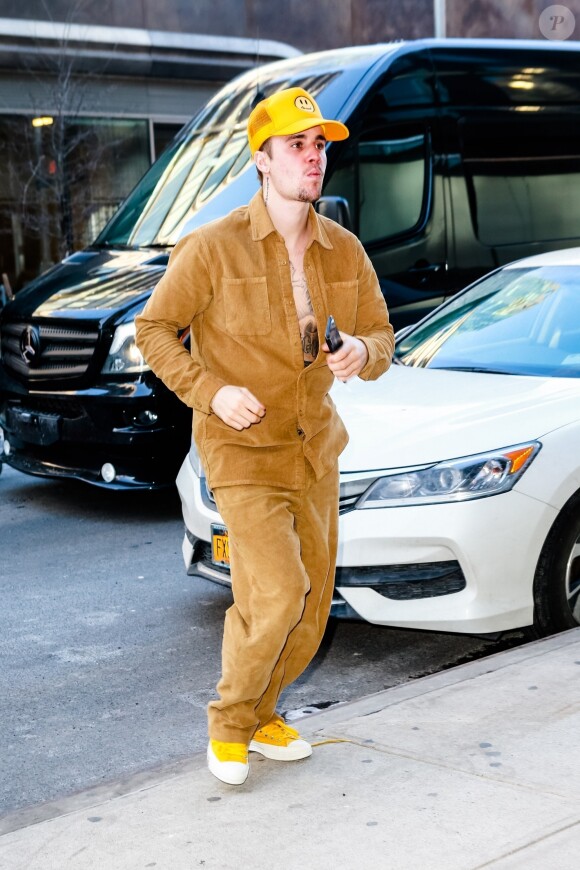 Exclusif - Justin Bieber arrive à un studio d'enregistrement à New York. Le 5 mars 2019