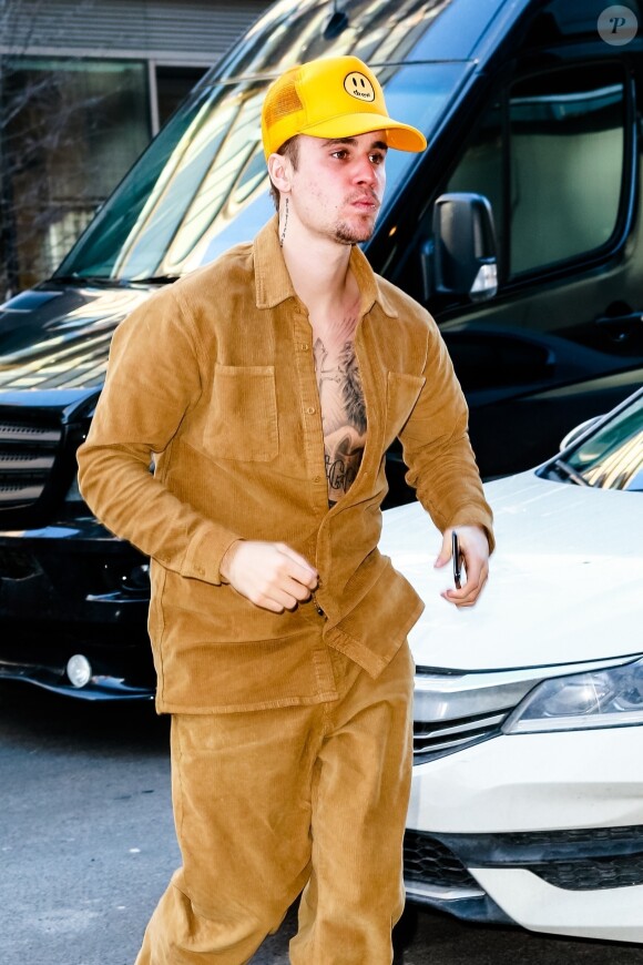Exclusif - Justin Bieber arrive à un studio d'enregistrement à New York. Le 5 mars 2019