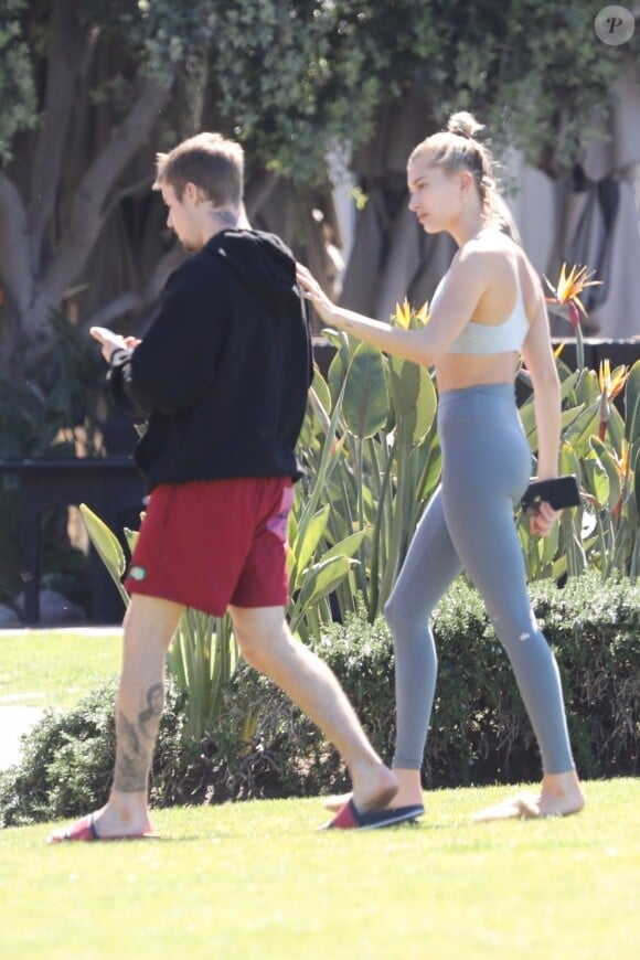 Justin Bieber et sa femme Hailey Bieber (née Baldwin) profitent du soleil à Laguna Beach. Los Angeles, le 16 mars 2019.
