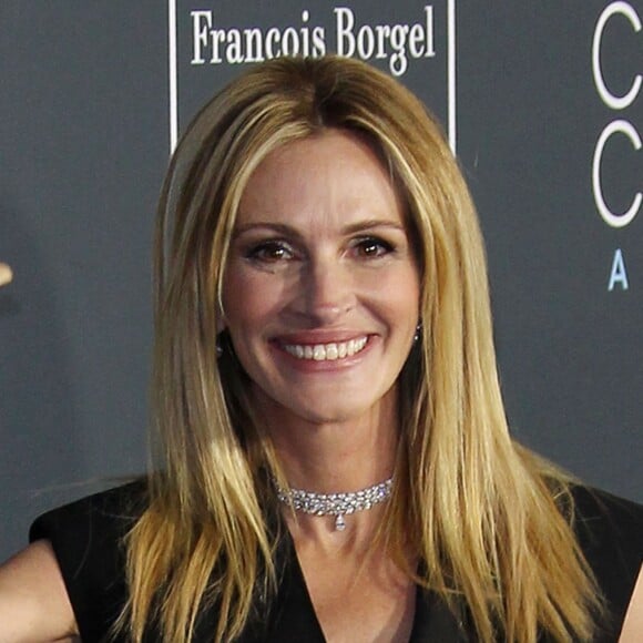 Julia Roberts au photocall de la soirée des 24e Critics Choice Awards au Barker Hangar à Santa Monica, Los Angeles, Etats-Unis, le 13 janvier 2019.