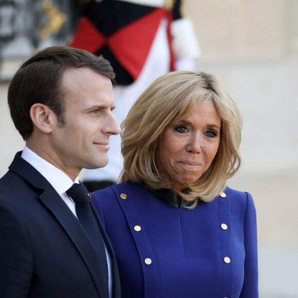 Le président Emmanuel Macron, la première dame Brigitte Macron raccompagnent le président de la République populaire de Chine Xi Jinping et sa femme Peng Liyuan à l'issue de la visite d'Etat de 2 jours qui s'achève par un entretien au palais de l'Elysée à Paris le 26 mars 2019. © Stéphane Lemouton / Bestimage