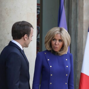 Le président Emmanuel Macron, la première dame Brigitte Macron raccompagnent le président de la République populaire de Chine Xi Jinping et sa femme Peng Liyuan à l'issue de la visite d'Etat de 2 jours qui s'achève par un entretien au palais de l'Elysée à Paris le 26 mars 2019. © Stéphane Lemouton / Bestimage