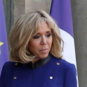 Le président Emmanuel Macron, la première dame Brigitte Macron raccompagnent le président de la République populaire de Chine Xi Jinping et sa femme Peng Liyuan à l'issue de la visite d'Etat de 2 jours qui s'achève par un entretien au palais de l'Elysée à Paris le 26 mars 2019. © Stéphane Lemouton / Bestimage