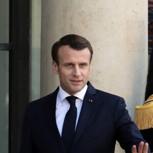 Le président Emmanuel Macron, la première dame Brigitte Macron raccompagnent le président de la République populaire de Chine Xi Jinping et sa femme Peng Liyuan à l'issue de la visite d'Etat de 2 jours qui s'achève par un entretien au palais de l'Elysée à Paris le 26 mars 2019. © Stéphane Lemouton / Bestimage