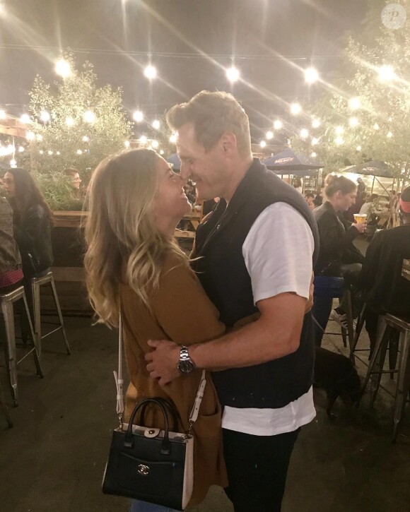 Trevor Engelson et sa nouvelle épouse Tracey Kurland sur une photo publiée en décembre 2017 sur Facebook.