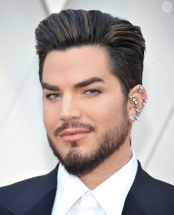 Adam Lambert lors du photocall des arrivées de la 91ème cérémonie des Oscars 2019 au théâtre Dolby à Hollywood, Los Angeles, Californie, Etats-Unis, le 24 février 2019.