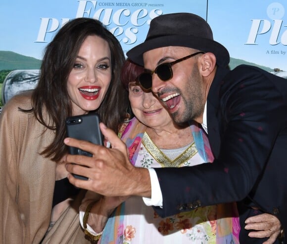 Angelina Jolie, Agnès Varda, JR à la première de 'Faces Places' au Pacific Design center à West Hollywood, le 11 octobre 2017 © Chris Delmas/Bestimage