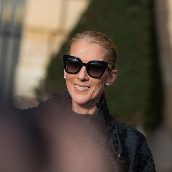 Céline Dion sort de l'hôtel de Crillon à Paris le 1er février 2019.