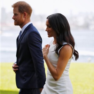 Le prince Harry, duc de Sussex et sa femme Meghan Markle, duchesse de Sussex (enceinte) rencontrent Peter Cosgrove (le Gouverneur général d'Australie) et sa femme Lynne Cosgrove à la "Admiralty House", à Sydney, lors de leur premier voyage officiel, le 16 octobre 2018.