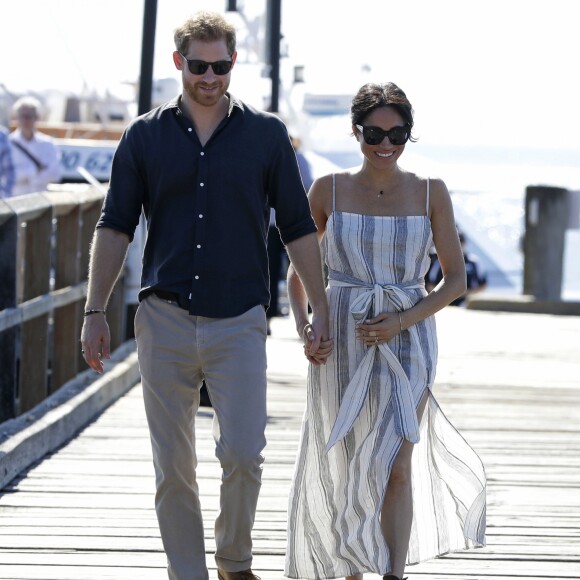 Le prince Harry, duc de Sussex, et Meghan Markle, duchesse de Sussex (enceinte) arrivent baie Kingfisher, sur l'île Fraser, en Australie, le 22 octobre 2018.