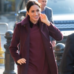 La duchesse de Sussex, Meghan Markle, enceinte, rend visite à la Hubb Community Kitchen à Londres le 21 novembre 2018.