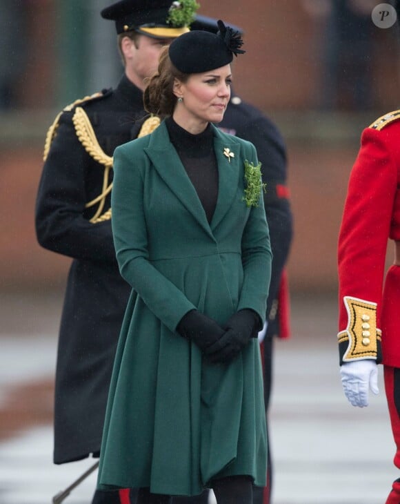 Kate Middleton, la duchesse de Cambridge, enceinte, lors de la parade pour la St Patrick a Londres, le 17 mars 2013.