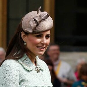 Kate Middleton, la duchesse de Cambridge, enceinte de 6 mois, lors de la revue nationale des Queen's Scouts au chateau de Windsor, le 21 avril 2013.