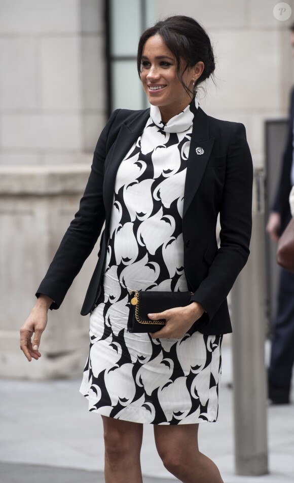 A l'occasion de la journée mondiale du droits des femmes, Meghan Markle (enceinte), duchesse de Sussex, a participé à une discussion conjointe avec le Trust "The Queen's Commonwealth" au King's College à Londres. Le 8 mars 2019.