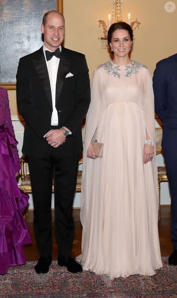 Le prince William, duc de Cambridge, Catherine Kate Middleton (enceinte), duchesse de Cambridge lors du dîner au palais royal à Oslo le 1er février 2018.