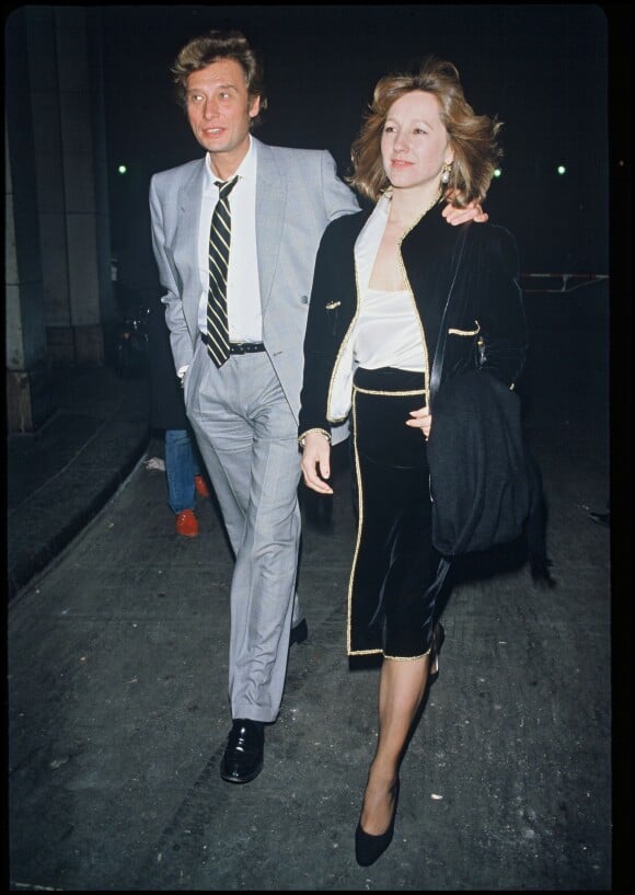 Johnny Hallyday et Nathalie Baye après la pièce de théâtre "Désiré" le 15 février 1984.