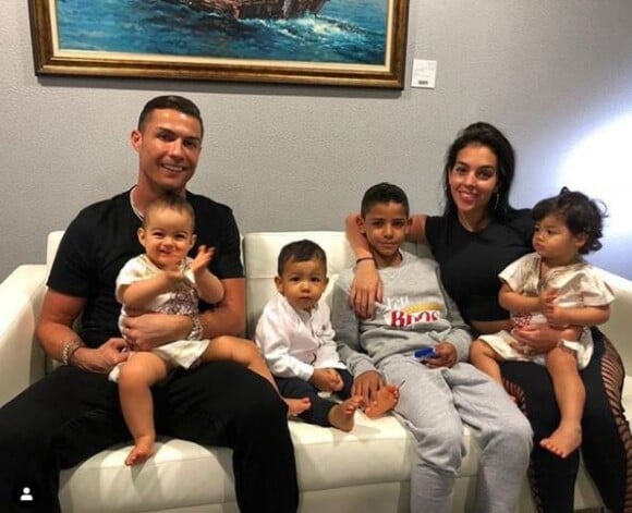 Cristiano Ronaldo : Son fils Mateo (1 an et demi) déjà très doué au foot !  - Purepeople