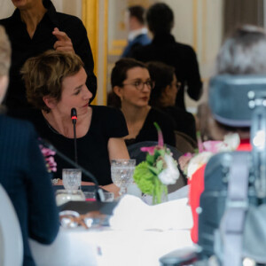 Emmanuel et Brigitte Macron - Rencontre avec Sandrine Bonnaire, sa fille aînée Jeanne et sa soeur Sabine Bonnaire à l'Elysée, le 8 mars 2019.