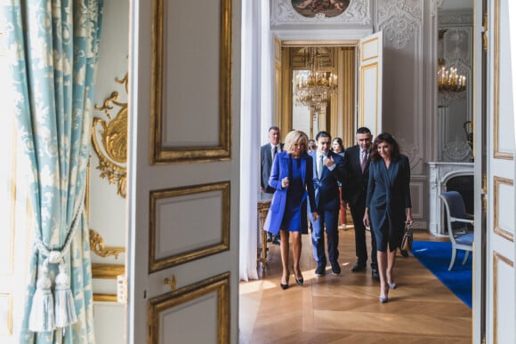Brigitte Macron lors de la visite officielle de Rania de Jordanie à l'Elysée avec son époux le roi Abdallah II de Jordanie le 29 mars 2019.