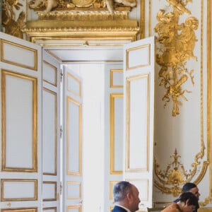 Brigitte Macron lors de la visite officielle de Rania de Jordanie à l'Elysée avec son époux le roi Abdallah II de Jordanie le 29 mars 2019.