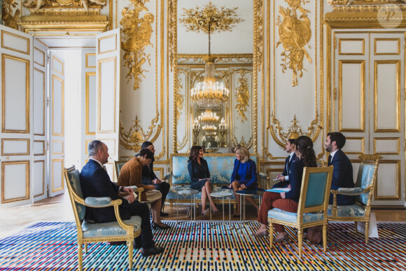 Brigitte Macron lors de la visite officielle de Rania de Jordanie à l'Elysée avec son époux le roi Abdallah II de Jordanie le 29 mars 2019.