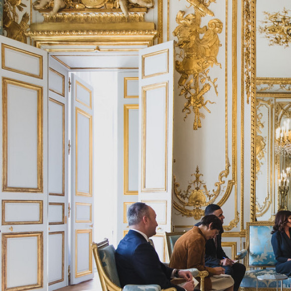 Brigitte Macron lors de la visite officielle de Rania de Jordanie à l'Elysée avec son époux le roi Abdallah II de Jordanie le 29 mars 2019.