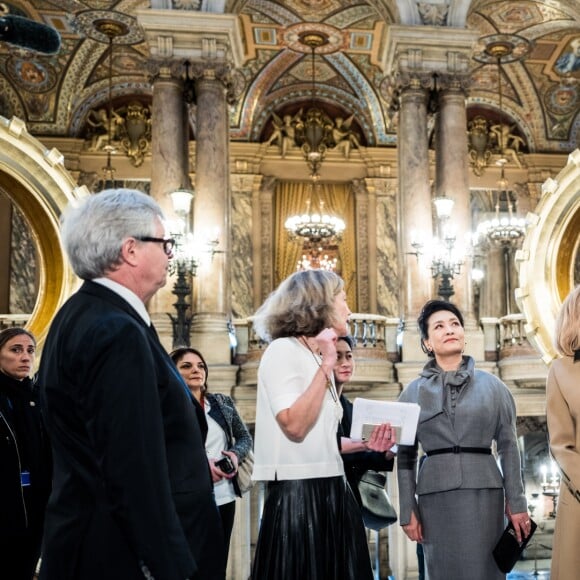 Les premières dames Brigitte Macron et Peng Liyuan ( femme du président de la république populaire de Chine) en visite à l'Opéra Garnier pour assister à des répétitions, Paris le 25 Mars 2019 © Romain Gaillard / Pool / Bestimage