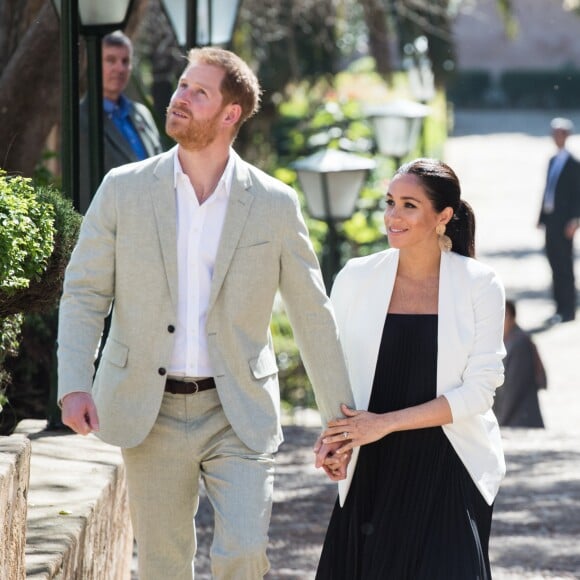 Le prince Harry, duc de Sussex et Meghan Markle, duchesse de Sussex, enceinte, en visite au "Andalusian Gardens" à Rabat lors de leur voyage officiel au Maroc, le 25 février 2019.