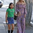 Laeticia Hallyday et sa fille Joy - Laeticia Hallyday et ses filles Jade et Joy arrivent au restaurant Gladstones pour déjeuner à Los Angeles, le 30 mars 2019.