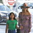 Laeticia Hallyday et sa fille Joy - Laeticia Hallyday et ses filles Jade et Joy arrivent au restaurant Gladstones pour déjeuner à Los Angeles, le 30 mars 2019.