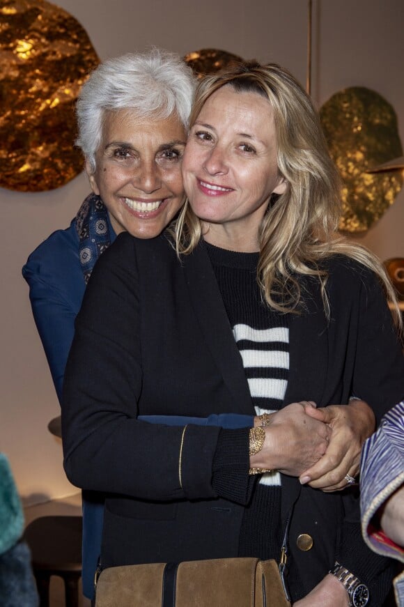 Exclusif - Linda Pinto et Sarah Lavoine lors du salon PAD (Paris Art Design) à Paris le 3 avril 2019. © Julio Piatti / Bestimage