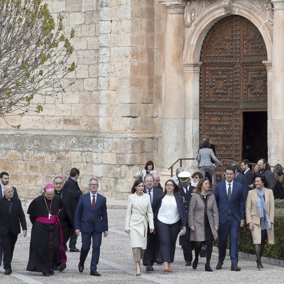 La reine Letizia d'Espagne en visite à Lerma dans la province de Burgos le 11 avril 2019 pour l'inauguration de l'exposition "Angeli" de la fondation "Las Edades del Hombre".