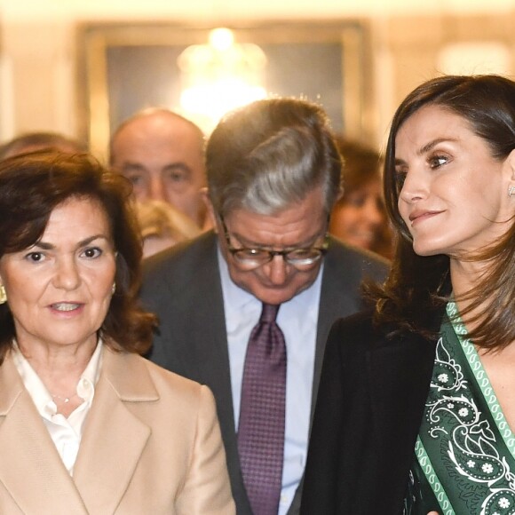 La reine Letizia d'Espagne (robe Sandro) en visite au monastère de l'Incarnation à Madrid le 10 avril 2019 pour découvrir les aménagements réalisés pour l'accessibilité aux personnes en situation de handicap.