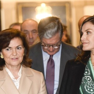 La reine Letizia d'Espagne (robe Sandro) en visite au monastère de l'Incarnation à Madrid le 10 avril 2019 pour découvrir les aménagements réalisés pour l'accessibilité aux personnes en situation de handicap.