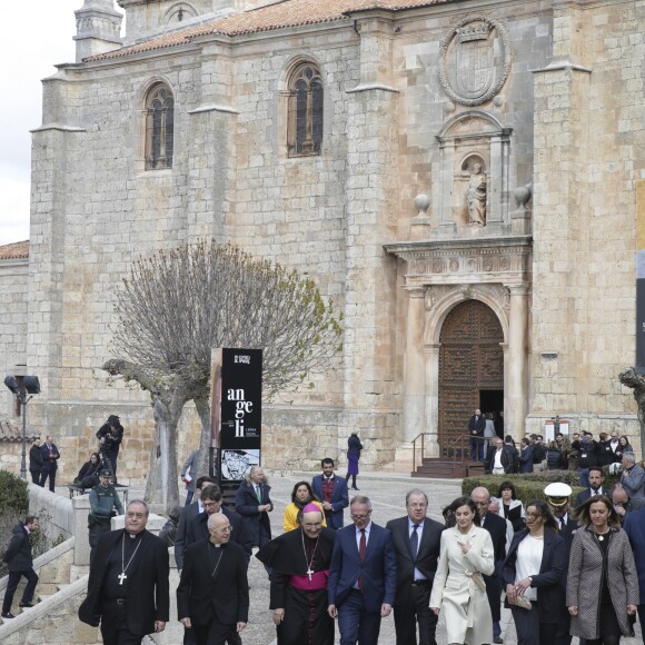 La reine Letizia d'Espagne en visite à Lerma dans la province de Burgos le 11 avril 2019 pour l'inauguration de l'exposition "Angeli" de la fondation "Las Edades del Hombre".