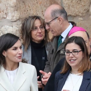 La reine Letizia d'Espagne en visite à Lerma dans la province de Burgos le 11 avril 2019 pour l'inauguration de l'exposition "Angeli" de la fondation "Las Edades del Hombre".