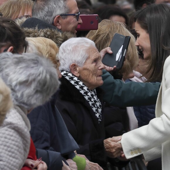 La reine Letizia d'Espagne en visite à Lerma dans la province de Burgos le 11 avril 2019 pour l'inauguration de l'exposition "Angeli" de la fondation "Las Edades del Hombre".