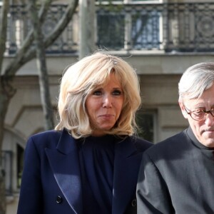 Christophe Castaner, ministre de l'intérieur, la première dame Brigitte Macron, Patrick Chauvet, recteur de Notre-Dame de Paris lors de la la messe chrismale dans l'église Saint-Sulpice à Paris au lieu de Notre-Dame le 17 avril 2019. © Stéphane Lemouton / Bestimage