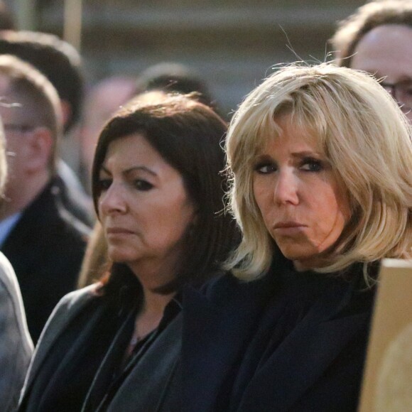 Anne Hidalgo, maire de Paris, la première dame Brigitte Macron, Christophe Castaner, ministre de l'intérieur lors de la la messe chrismale dans l'église Saint-Sulpice à Paris au lieu de Notre-Dame le 17 avril 2019. © Stéphane Lemouton / Bestimage