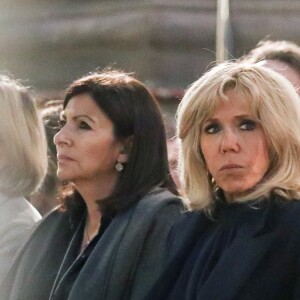 Anne Hidalgo, maire de Paris, la première dame Brigitte Macron, Christophe Castaner, ministre de l'intérieur lors de la la messe chrismale dans l'église Saint-Sulpice à Paris au lieu de Notre-Dame le 17 avril 2019. © Stéphane Lemouton / Bestimage