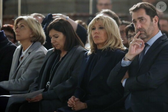 Valérie Pécresse, présidente du conseil régional d'Ile de France, Anne Hidalgo, maire de Paris, la première dame Brigitte Macron, Christophe Castaner, ministre de l'intérieur lors de la la messe chrismale dans l'église Saint-Sulpice à Paris au lieu de Notre-Dame le 17 avril 2019. © Stéphane Lemouton / Bestimage