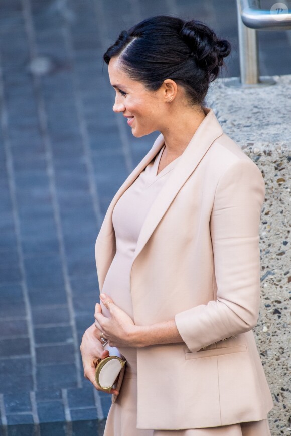 Meghan Markle, duchesse de Sussex, enceinte, à la sortie du National Theatre à Londres le 30 janvier 2019.