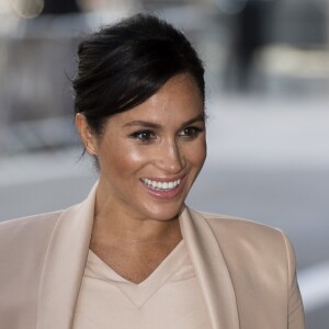 Meghan Markle (enceinte), duchesse de Sussex, à la sortie du National Theatre à Londres. Le 30 janvier 2019