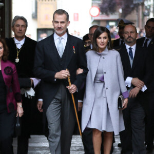 Le roi Felipe VI et la reine Letizia d'Espagne ont remis le 23 avril 2019 le prix littéraire Miguel de Cervantes à la poétesse uruguayenne Ida Vitale, au cours d'une cérémonie à l'Université Alcala de Henares à Madrid.