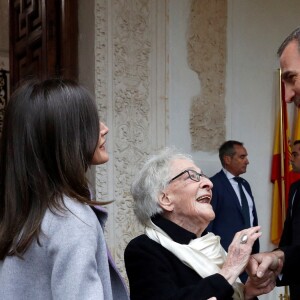 Le roi Felipe VI et la reine Letizia d'Espagne ont remis le 23 avril 2019 le prix littéraire Miguel de Cervantes à la poétesse uruguayenne Ida Vitale, au cours d'une cérémonie à l'Université Alcala de Henares à Madrid.