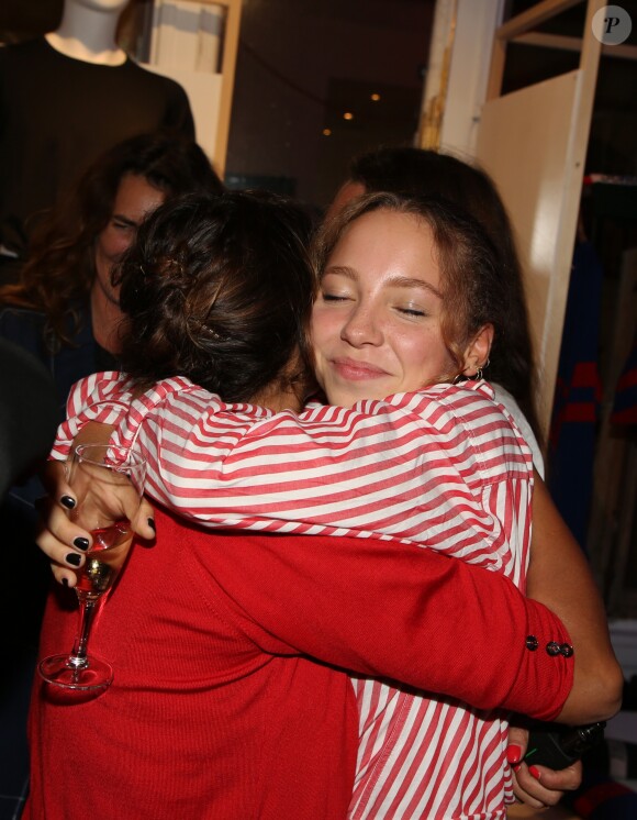 Emma de Caunes et sa fille Nina - Soirée "Tricolore Party" pour célébrer le 65ème anniversaire du Thermolactyl de Damart à la Maison Molière à Paris le 13 septembre 2018. © Denis Guignebourg/Bestimage
