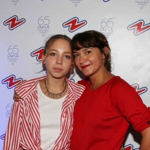 Emma de Caunes et sa fille Nina - Soirée "Tricolore Party" pour célébrer le 65ème anniversaire du Thermolactyl de Damart à la Maison Molière à Paris le 13 septembre 2018. © Denis Guignebourg/Bestimage