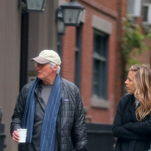 Exclusif - Richard Gere se promène avec son fils Homer et sa femme Alejandra Silva dans l'East Village à New York le 1er mai 2019.