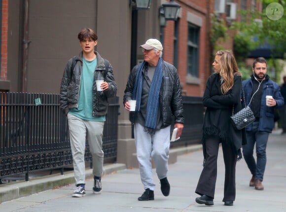 Exclusif - Richard Gere se promène avec son fils Homer et sa femme Alejandra Silva dans l'East Village à New York le 1er mai 2019.
